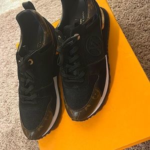 Runway sneakers size 390(10) women tried on and never worn